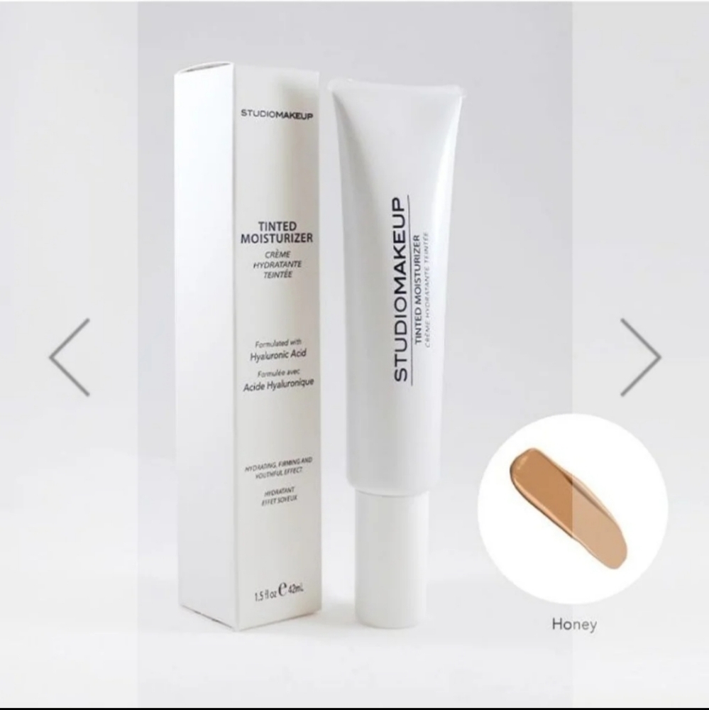 Studio Makeup - Honey tinted